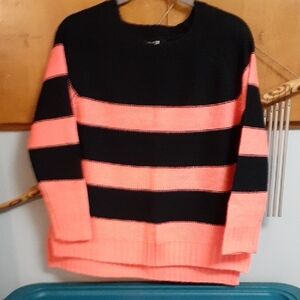 Forever 21 navy and Coral Striped Crewneck Sweater size large